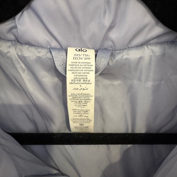 NWT ALO Gold Rush Puffer - Winter Frost - Picture 8 of 9